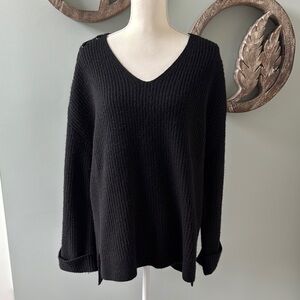 Neiman Marcus Black V-Neck Sweater. Size XL